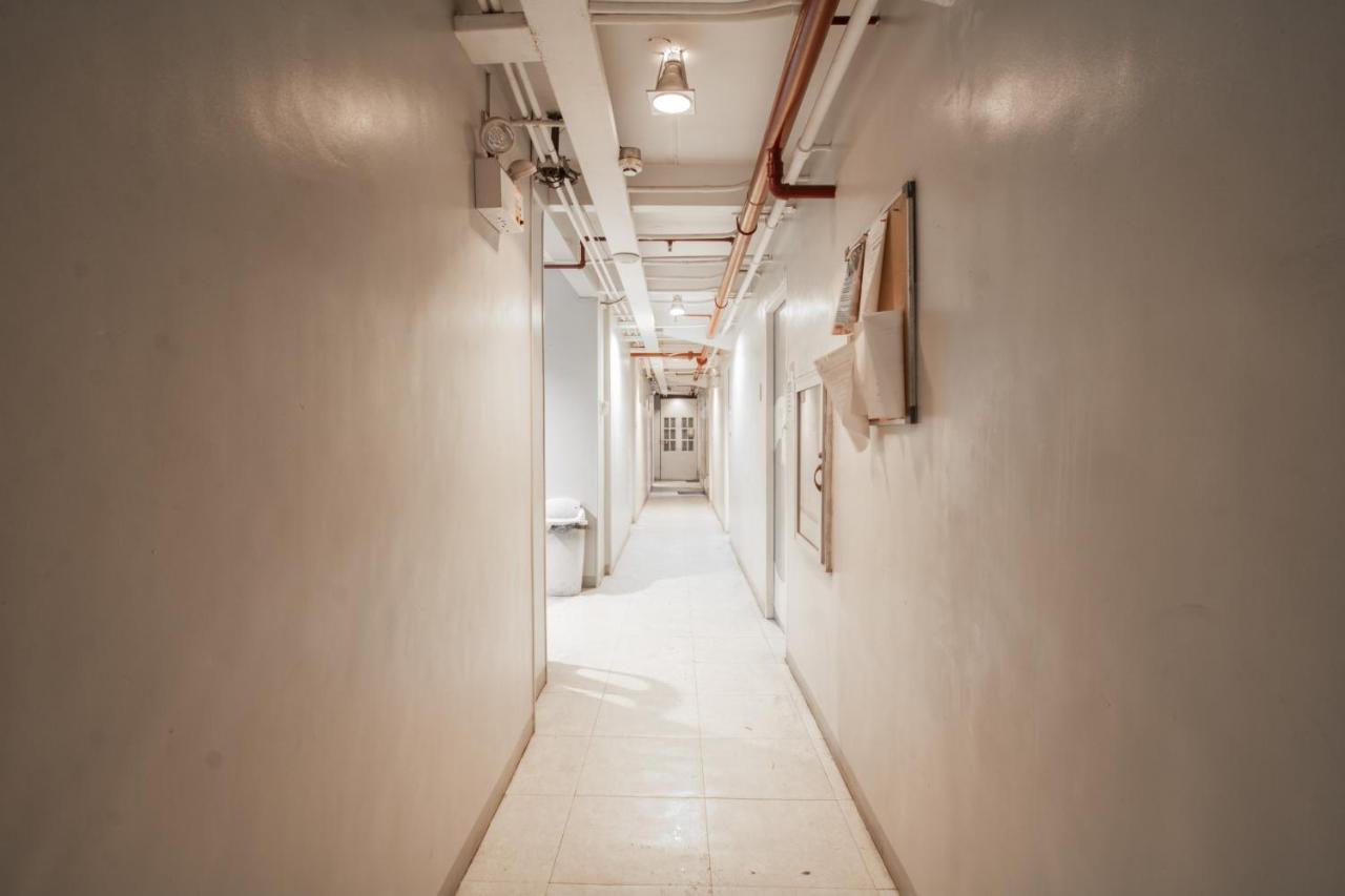 Ark Hostel City Center Manila Пасай Экстерьер фото